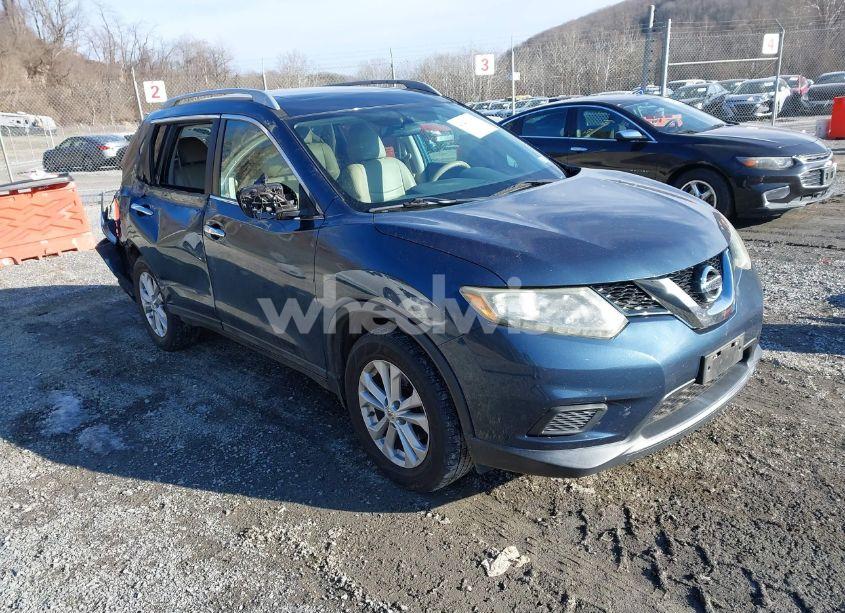 2015 Nissan Rogue SV (VIN 5N1AT2MV7FC824495) main photo