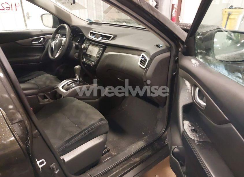 Photo 5 of 2015 Nissan Rogue SV (VIN 5N1AT2MV7FC898743)