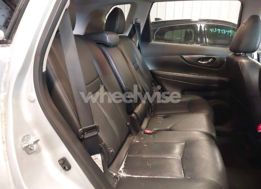 Photo 8 of 2016 Nissan Rogue SL (VIN 5N1AT2MV7GC788566)