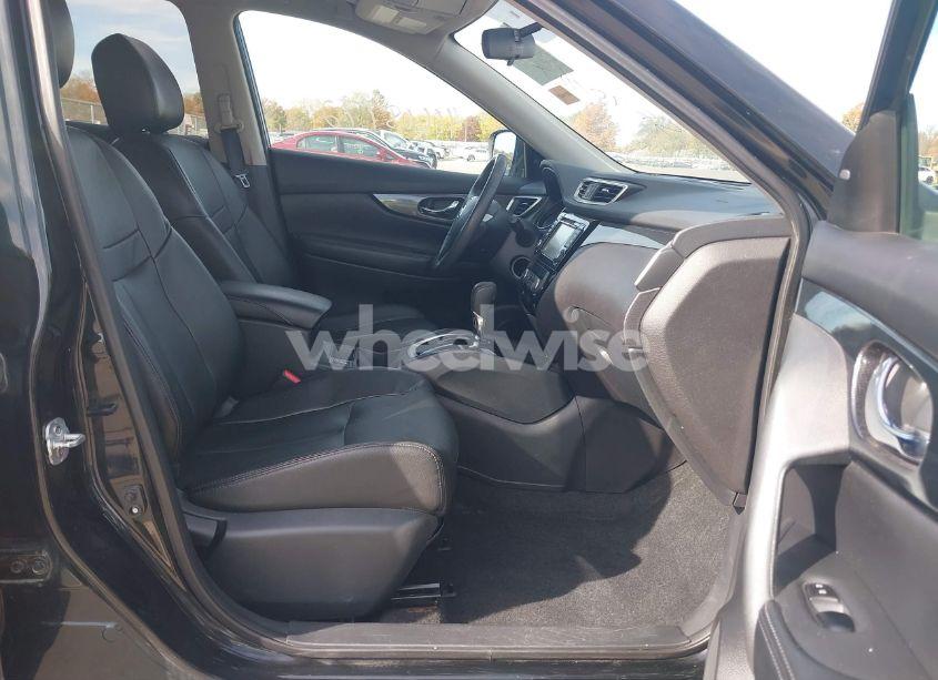 Photo 5 of 2016 Nissan Rogue SL (VIN 5N1AT2MV7GC870670)