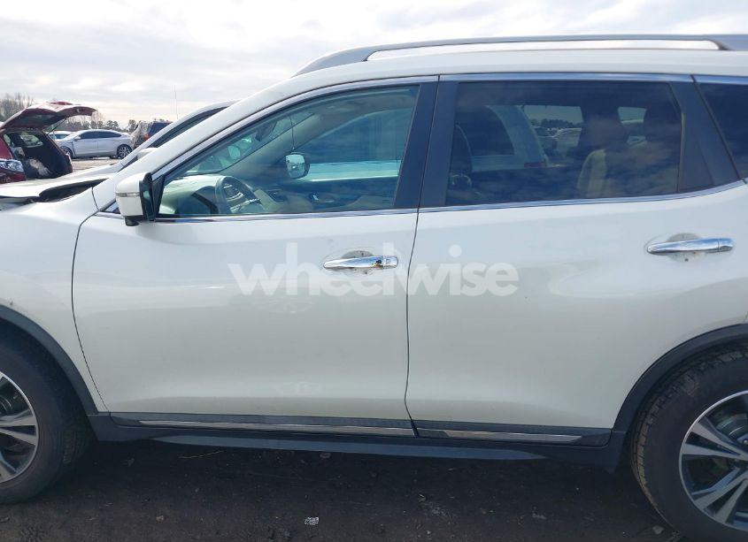 Photo 15 of 2017 Nissan Rogue SL (VIN 5N1AT2MV7HC731043)