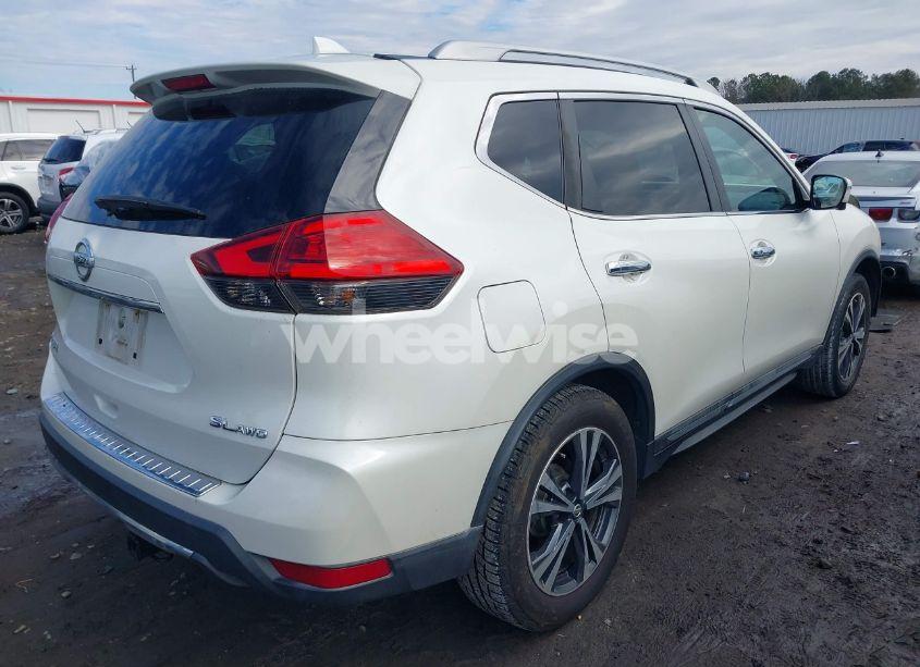 Photo 4 of 2017 Nissan Rogue SL (VIN 5N1AT2MV7HC731043)