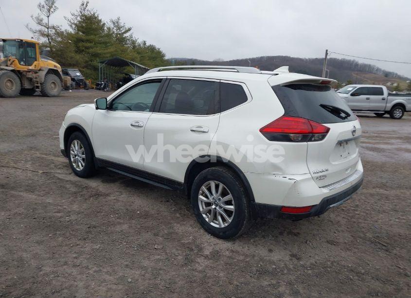 Photo 3 of 2017 Nissan Rogue SV (VIN 5N1AT2MV7HC753883)