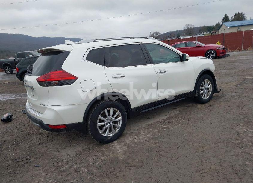 Photo 4 of 2017 Nissan Rogue SV (VIN 5N1AT2MV7HC753883)