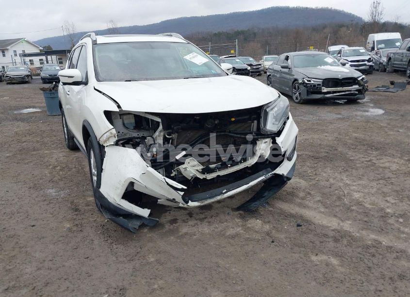 Photo 6 of 2017 Nissan Rogue SV (VIN 5N1AT2MV7HC753883)