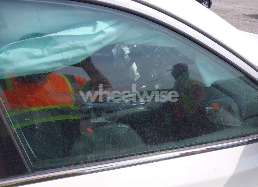 Photo 5 of 2017 Nissan Rogue SL (VIN 5N1AT2MV7HC794711)