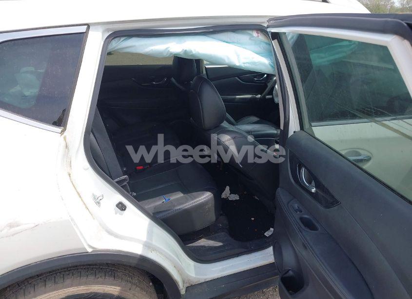 Photo 8 of 2017 Nissan Rogue SL (VIN 5N1AT2MV7HC794711)