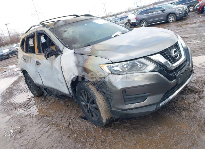 2017 Nissan Rogue SV (VIN 5N1AT2MV7HC801057) main photo