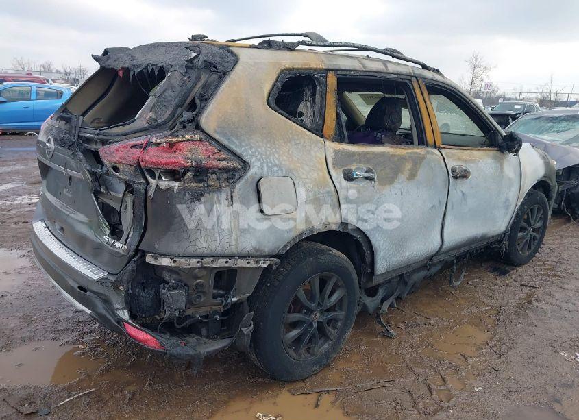 Photo 4 of 2017 Nissan Rogue SV (VIN 5N1AT2MV7HC801057)