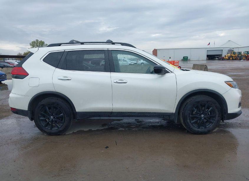 Photo 14 of 2017 Nissan Rogue SV (VIN 5N1AT2MV7HC803567)