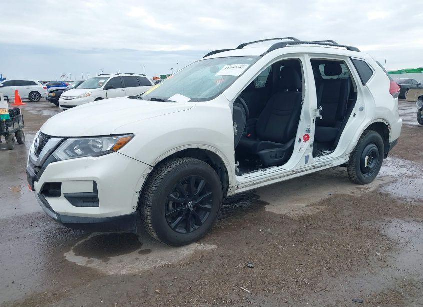 Photo 2 of 2017 Nissan Rogue SV (VIN 5N1AT2MV7HC803567)