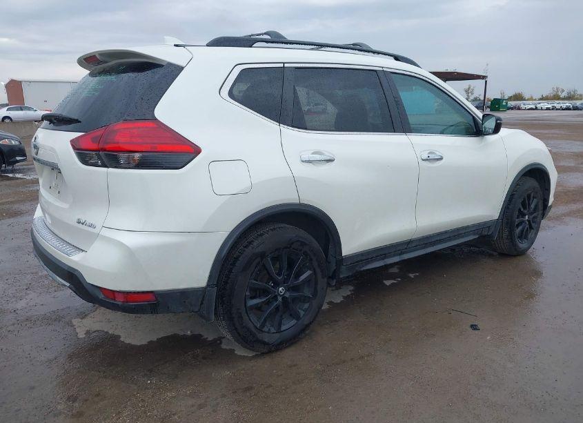 Photo 4 of 2017 Nissan Rogue SV (VIN 5N1AT2MV7HC803567)