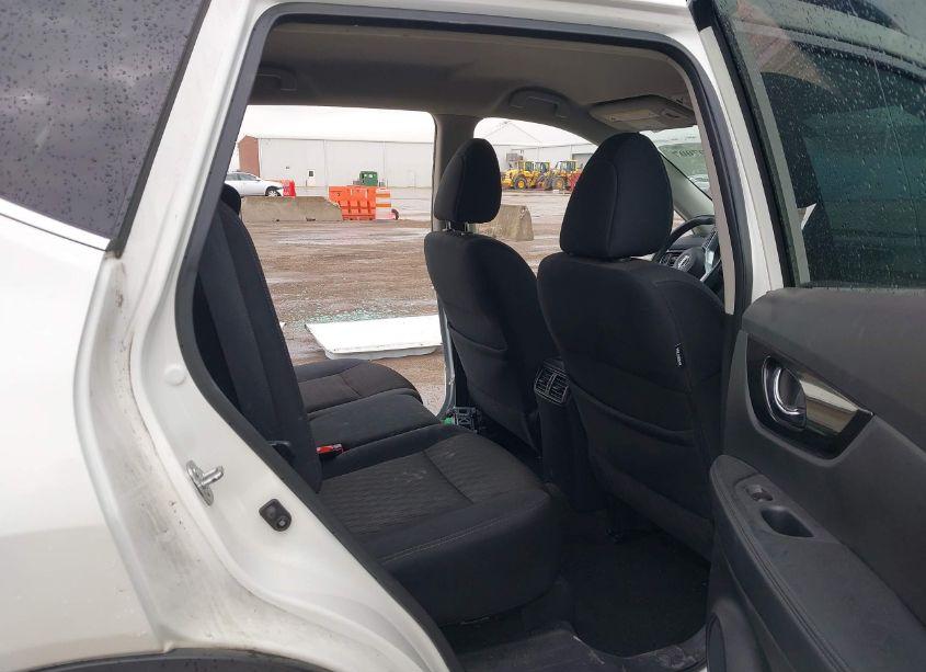 Photo 8 of 2017 Nissan Rogue SV (VIN 5N1AT2MV7HC803567)