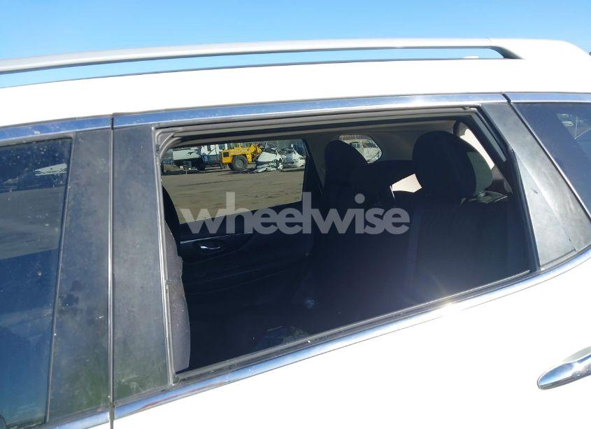 Photo 6 of 2017 Nissan Rogue SV (VIN 5N1AT2MV7HC896395)