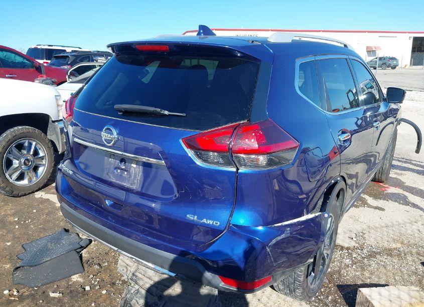 Photo 4 of 2018 Nissan Rogue SL (VIN 5N1AT2MV7JC731839)