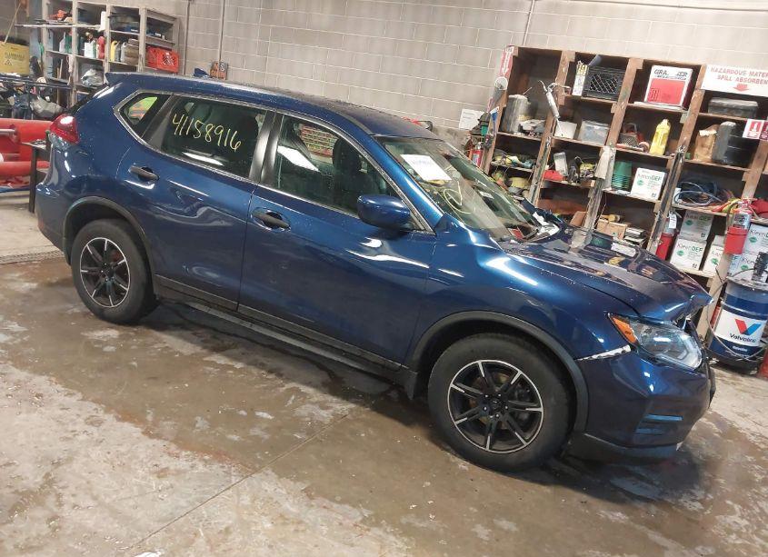 2018 Nissan Rogue S (VIN 5N1AT2MV7JC736264) main photo