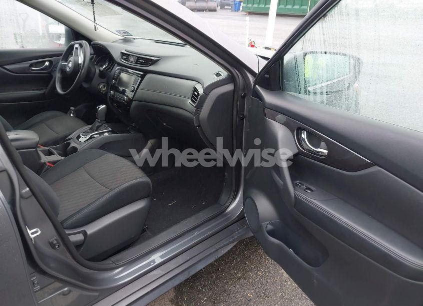 Photo 5 of 2018 Nissan Rogue S (VIN 5N1AT2MV7JC827941)