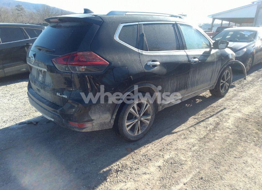 Photo 4 of 2018 Nissan Rogue SL (VIN 5N1AT2MV7JC835179)