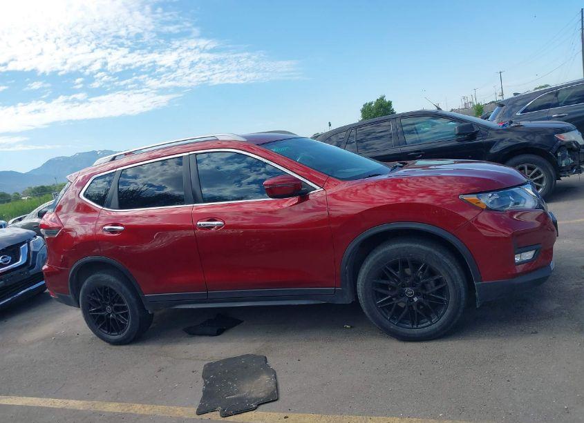 Photo 14 of 2018 Nissan Rogue SV (VIN 5N1AT2MV7JC851351)