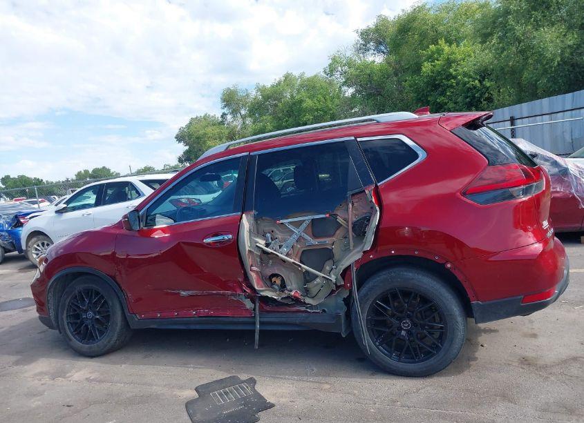 Photo 15 of 2018 Nissan Rogue SV (VIN 5N1AT2MV7JC851351)