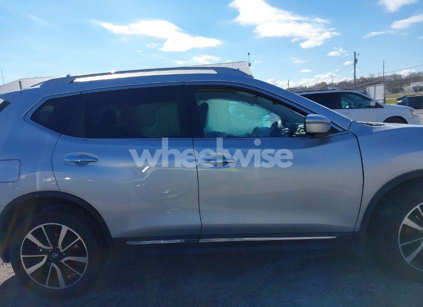 Photo 13 of 2019 Nissan Rogue SL (VIN 5N1AT2MV7KC756287)