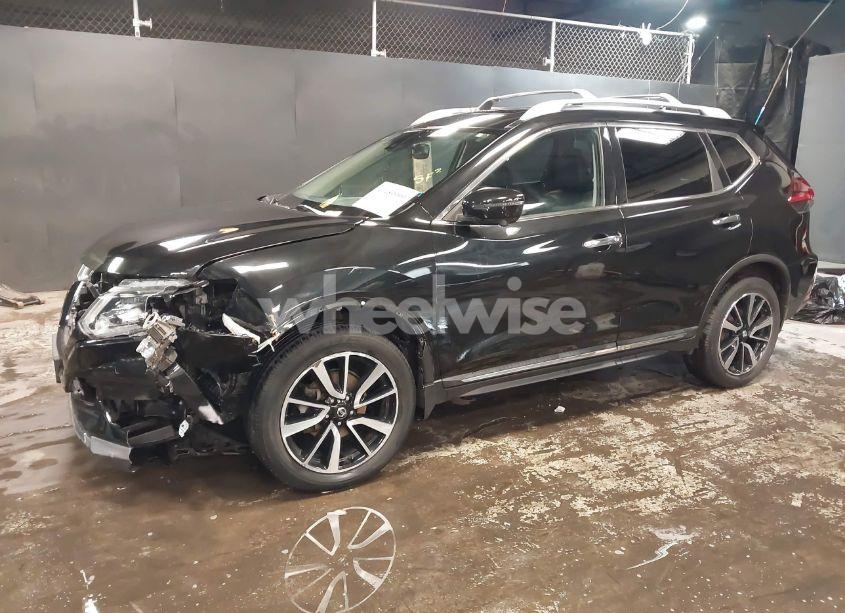 Photo 2 of 2019 Nissan Rogue SL (VIN 5N1AT2MV7KC823194)