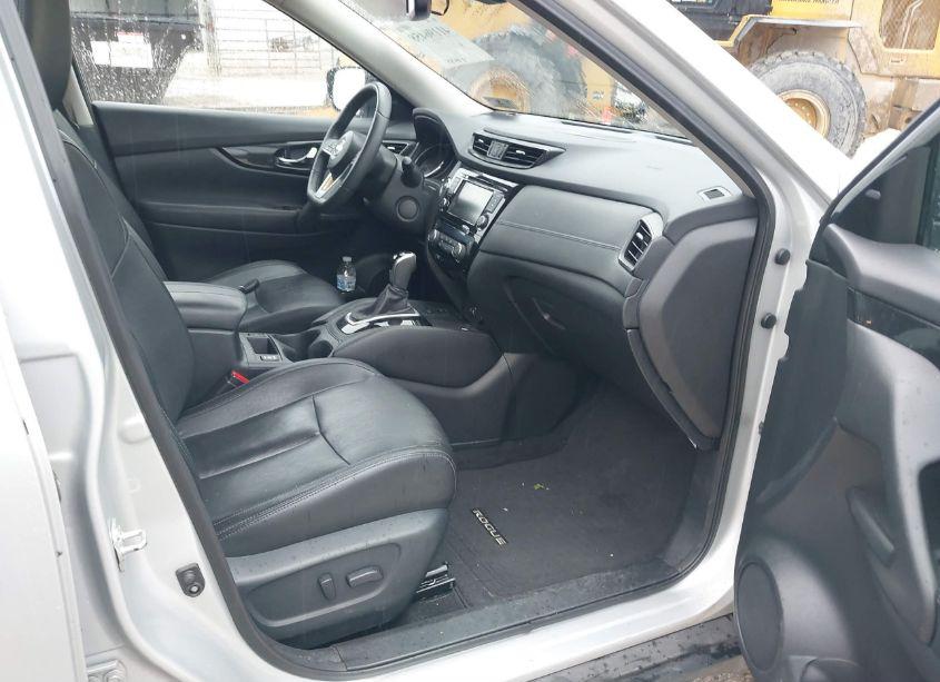Photo 5 of 2020 Nissan Rogue SL INTELLIGENT AWD (VIN 5N1AT2MV7LC722318)