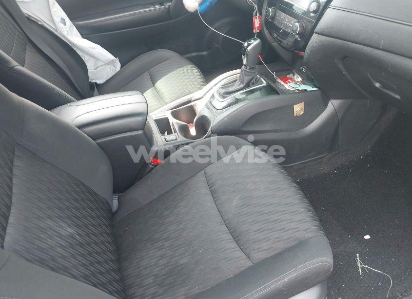 Photo 5 of 2020 Nissan Rogue S INTELLIGENT AWD (VIN 5N1AT2MV7LC751155)