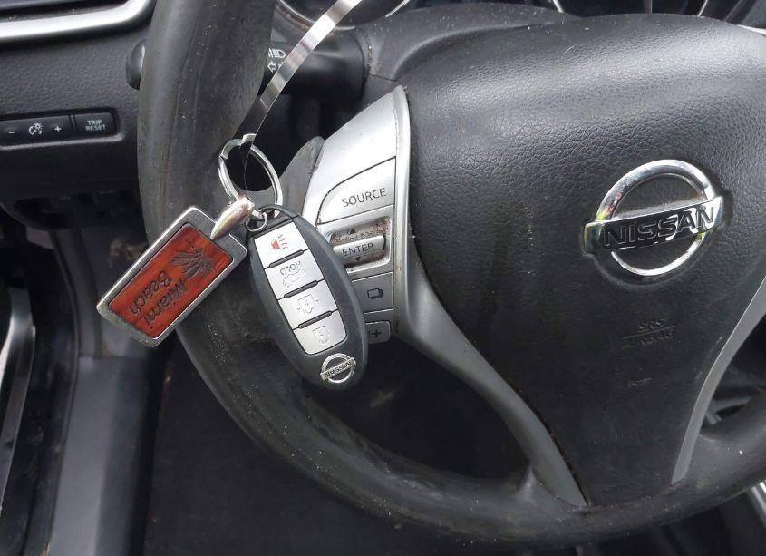 Photo 11 of 2015 Nissan Rogue SV (VIN 5N1AT2MV8FC782905)