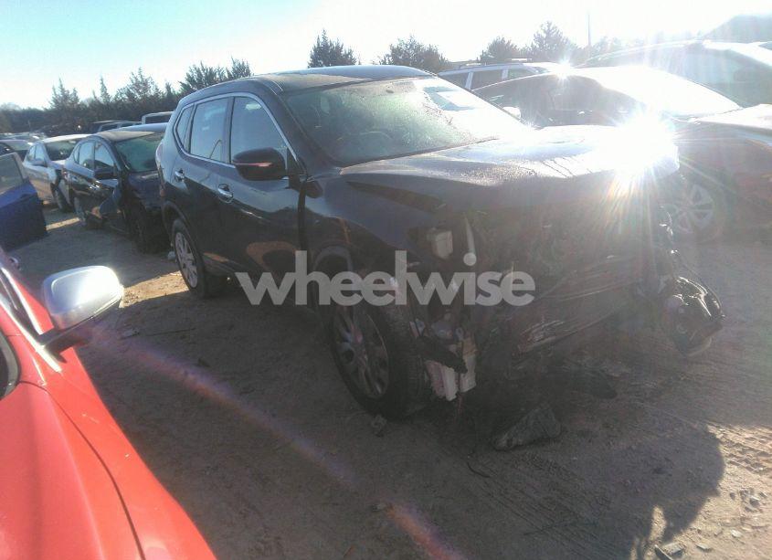 2015 Nissan Rogue S (VIN 5N1AT2MV8FC811710) main photo