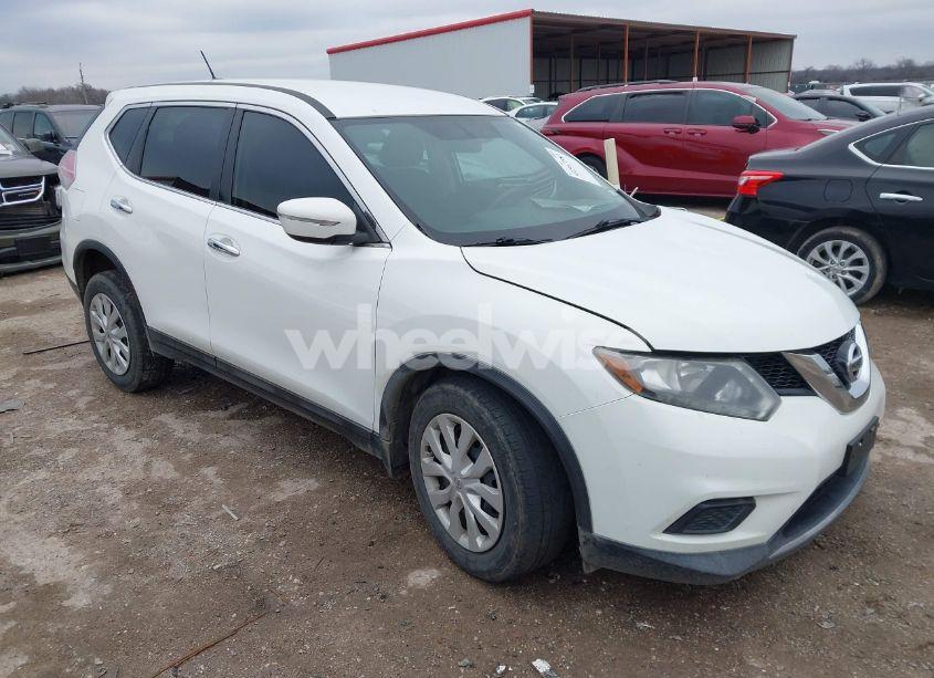2015 Nissan Rogue S (VIN 5N1AT2MV8FC882440) main photo