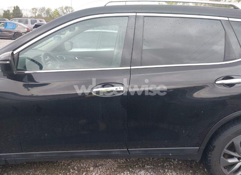 Photo 15 of 2016 Nissan Rogue SL (VIN 5N1AT2MV8GC826676)