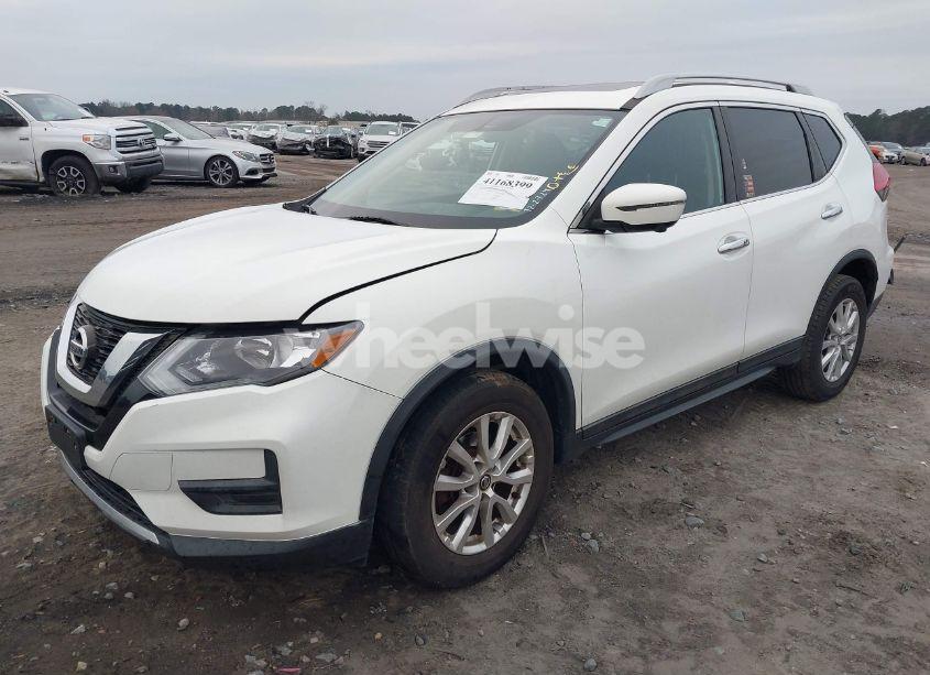 Photo 2 of 2017 Nissan Rogue SV (VIN 5N1AT2MV8HC751950)