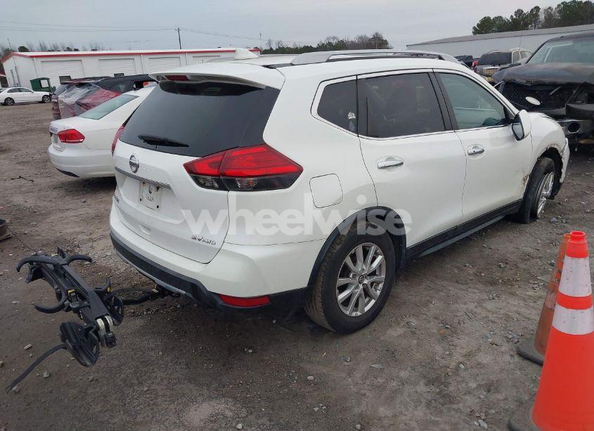 Photo 4 of 2017 Nissan Rogue SV (VIN 5N1AT2MV8HC751950)