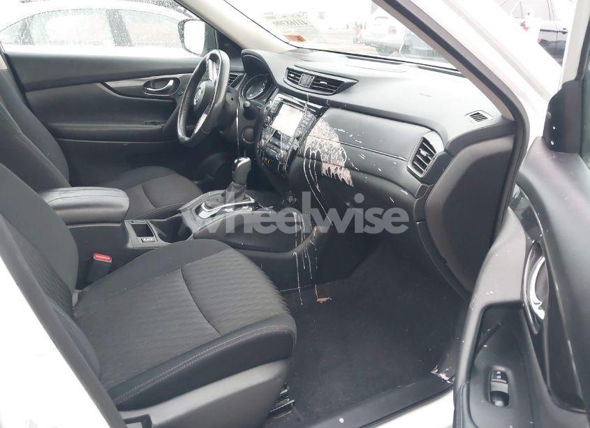 Photo 5 of 2017 Nissan Rogue SV (VIN 5N1AT2MV8HC751950)