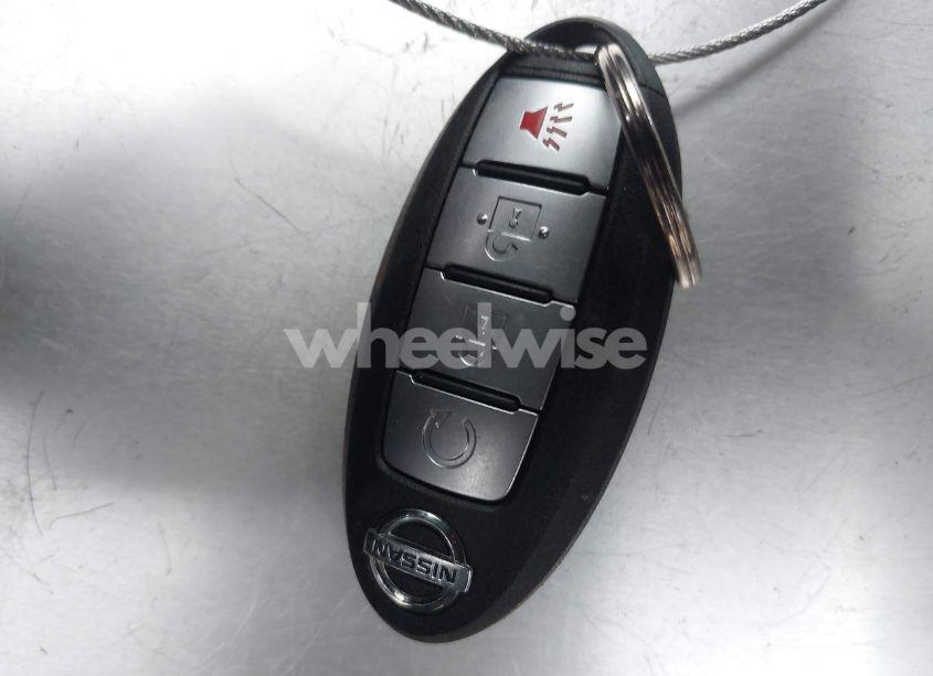 Photo 11 of 2017 Nissan Rogue SV (VIN 5N1AT2MV8HC802900)