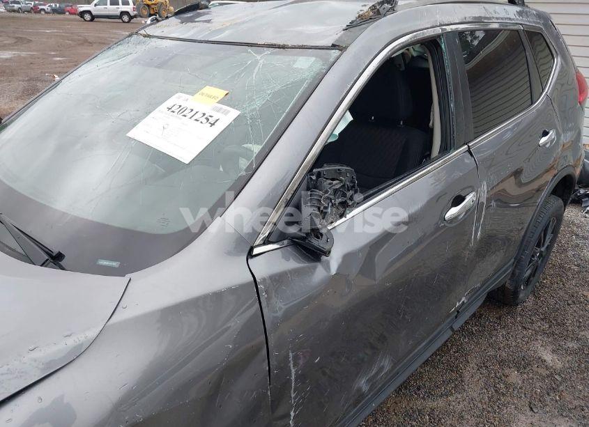 Photo 13 of 2017 Nissan Rogue SV (VIN 5N1AT2MV8HC802900)