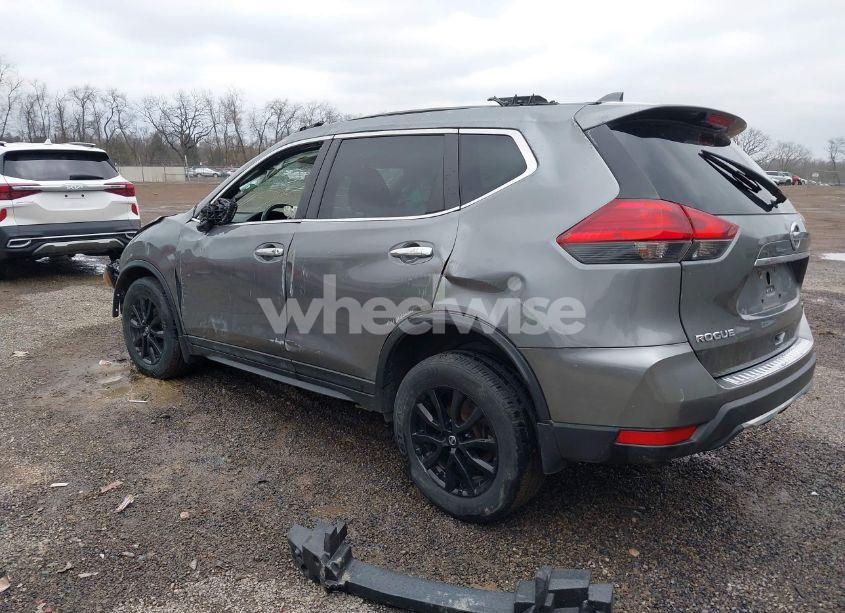 Photo 3 of 2017 Nissan Rogue SV (VIN 5N1AT2MV8HC802900)