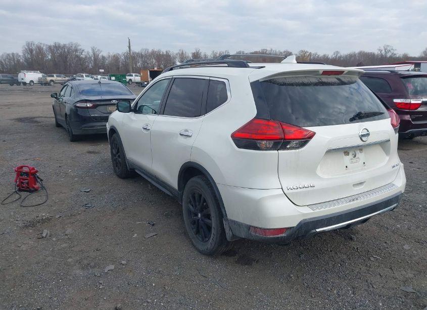 Photo 3 of 2017 Nissan Rogue SV (VIN 5N1AT2MV8HC803853)