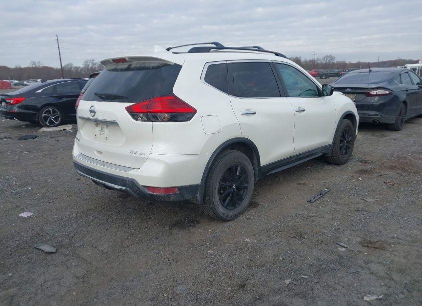 Photo 4 of 2017 Nissan Rogue SV (VIN 5N1AT2MV8HC803853)