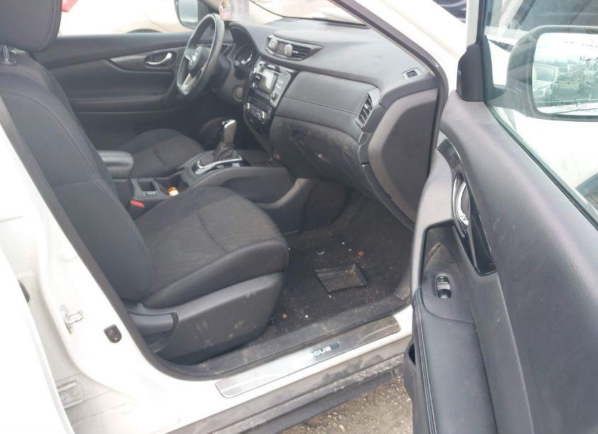 Photo 5 of 2017 Nissan Rogue SV (VIN 5N1AT2MV8HC803853)