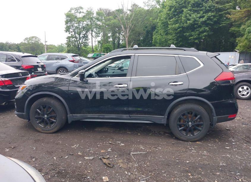 Photo 14 of 2017 Nissan Rogue SV (VIN 5N1AT2MV8HC824587)