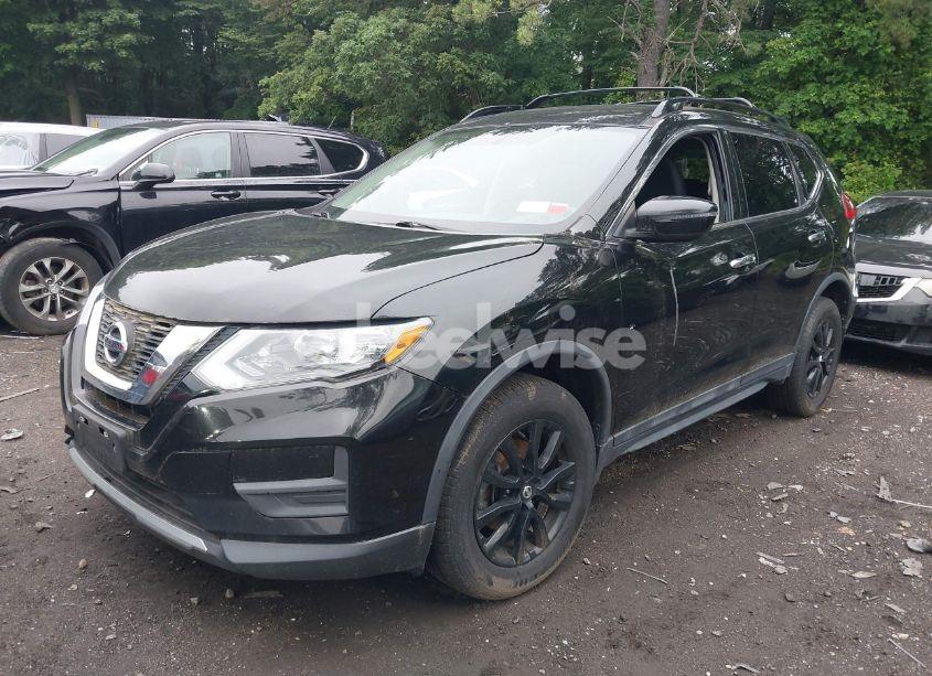 Photo 2 of 2017 Nissan Rogue SV (VIN 5N1AT2MV8HC824587)