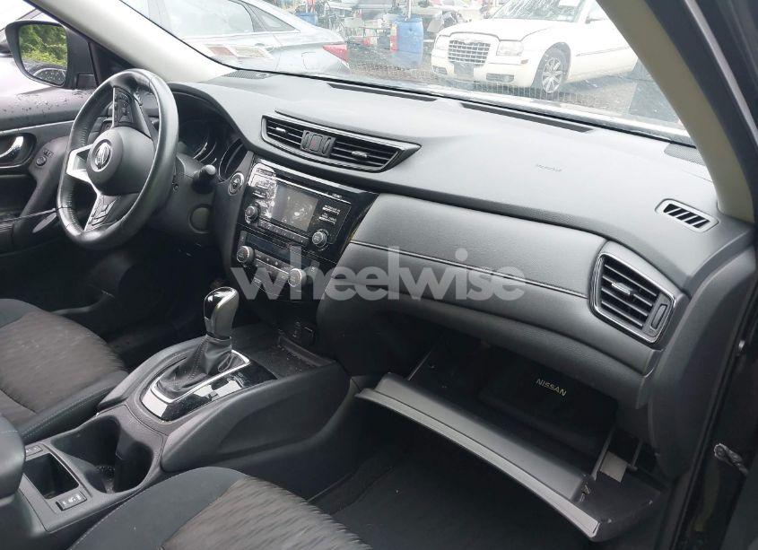 Photo 5 of 2017 Nissan Rogue SV (VIN 5N1AT2MV8HC824587)