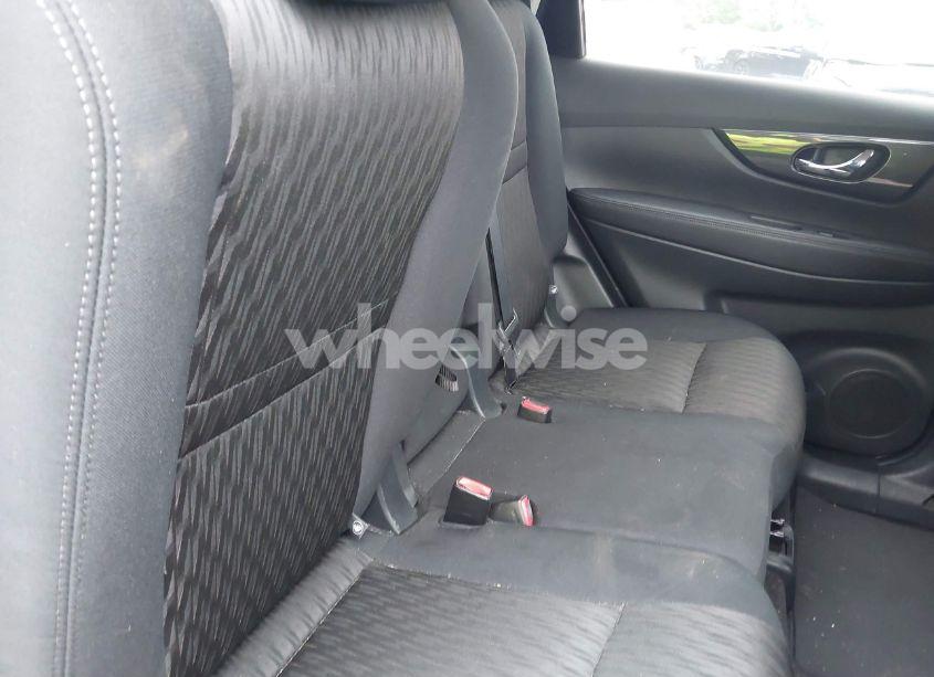 Photo 8 of 2017 Nissan Rogue SV (VIN 5N1AT2MV8HC824587)