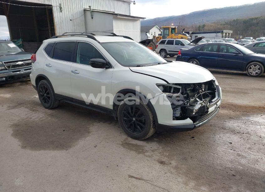 2018 Nissan Rogue SV (VIN 5N1AT2MV8JC724236) main photo