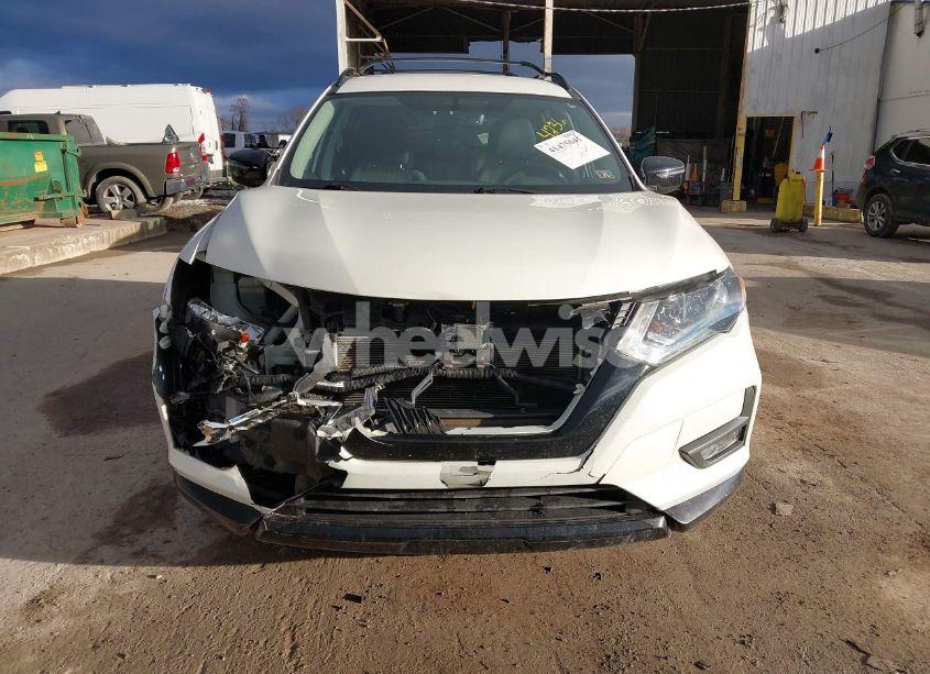 Photo 6 of 2018 Nissan Rogue SV (VIN 5N1AT2MV8JC724236)