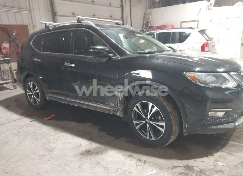2018 Nissan Rogue SL (VIN 5N1AT2MV8JC728478) main photo