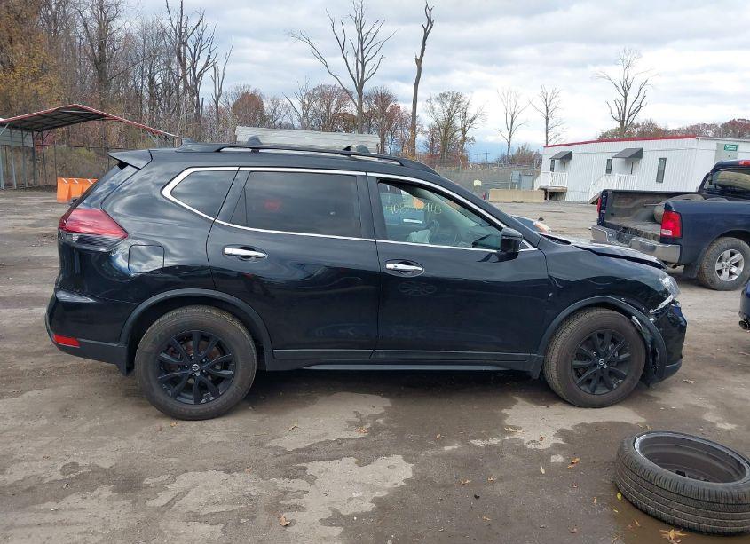 Photo 13 of 2018 Nissan Rogue SV (VIN 5N1AT2MV8JC755230)