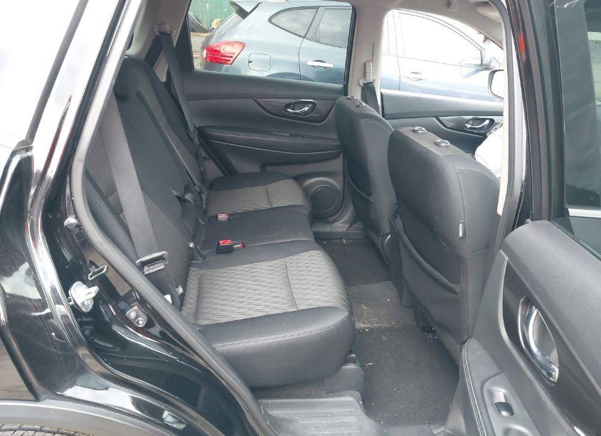 Photo 8 of 2018 Nissan Rogue SV (VIN 5N1AT2MV8JC755230)